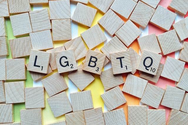 ACTUALIDAD: Pastor dice que no odia a los homosexuales, solo piensa que todos son pedófilos que deberían ser ejecutados